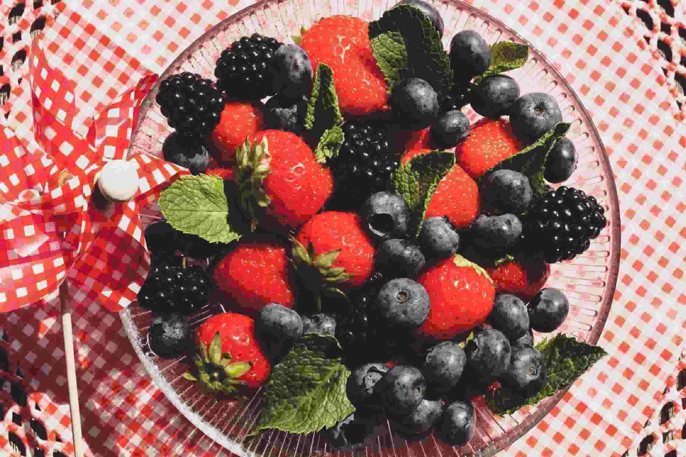 Kiflice sa šumskim voćem